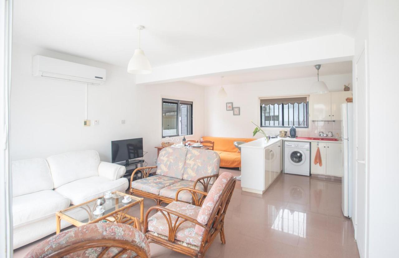 Peaceful Cozy Home Great Location 프로타라스 외부 사진